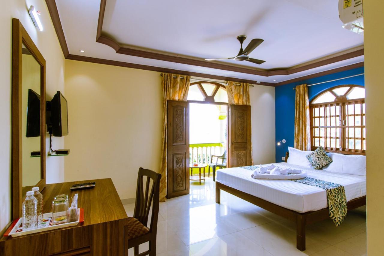 Larios Beach Holidays Resort Baga Exterior photo