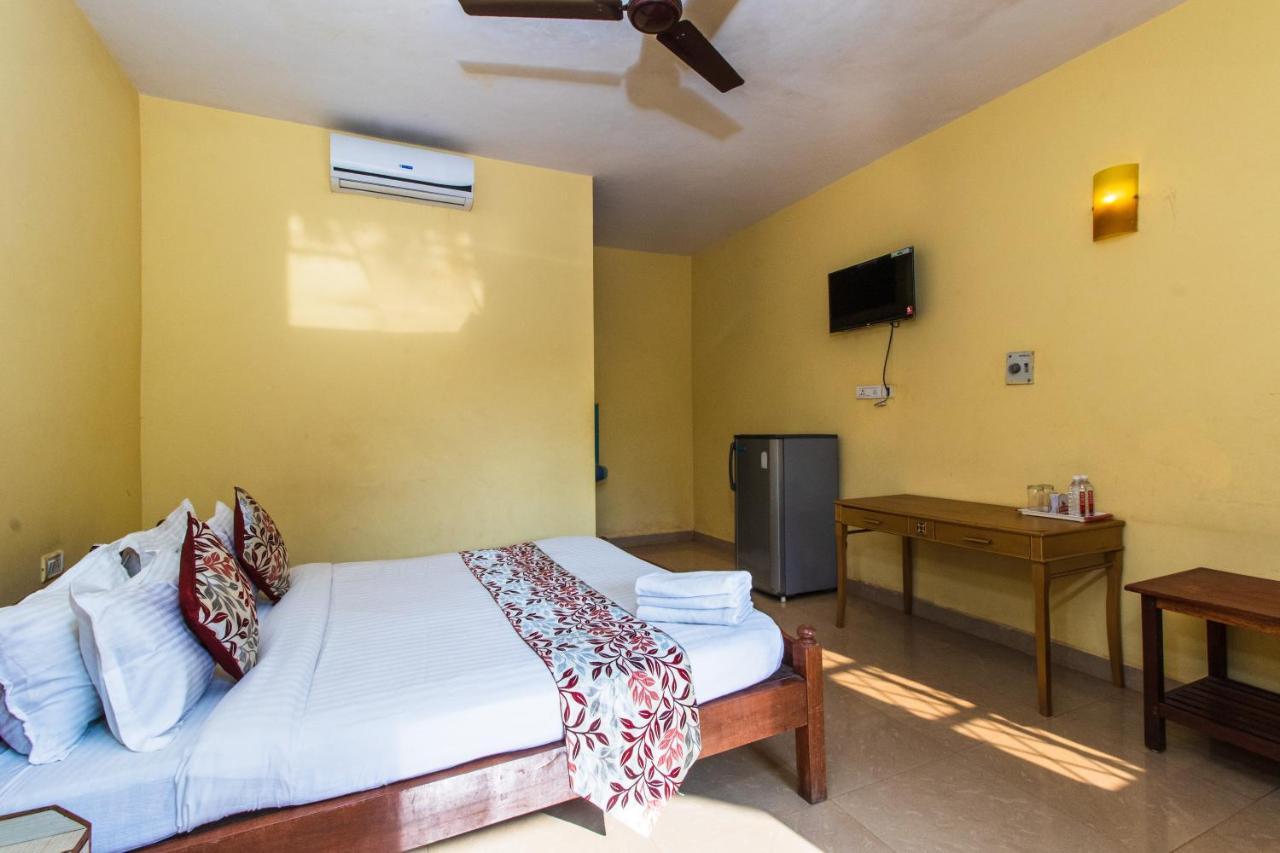 Larios Beach Holidays Resort Baga Exterior photo