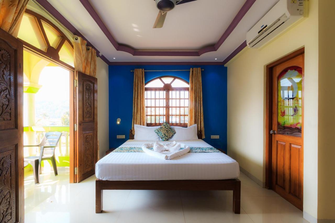 Larios Beach Holidays Resort Baga Exterior photo