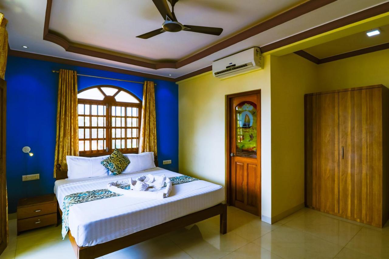 Larios Beach Holidays Resort Baga Exterior photo