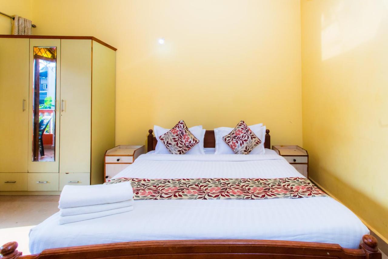 Larios Beach Holidays Resort Baga Exterior photo
