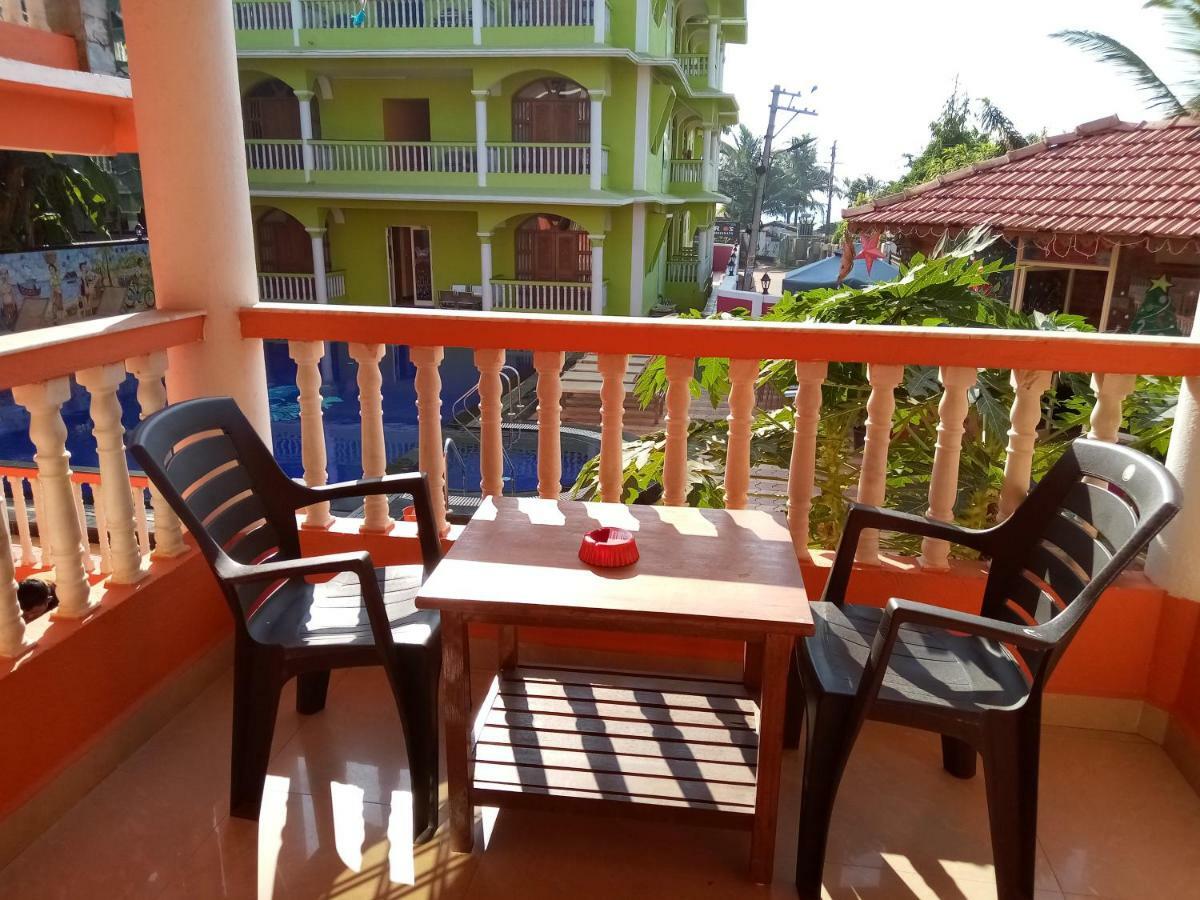 Larios Beach Holidays Resort Baga Exterior photo